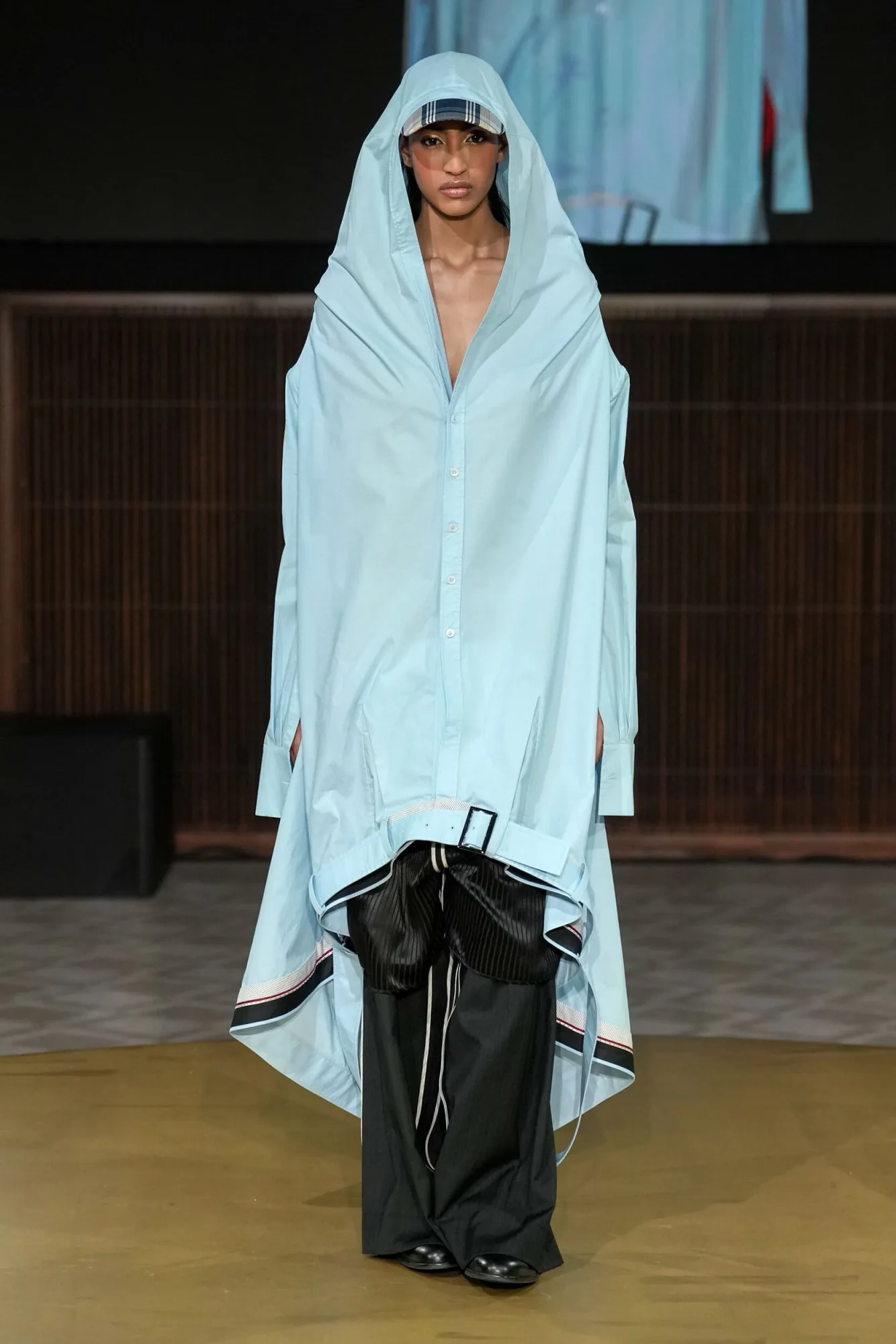 LONDON COLLEGE FALL 26 look 4
