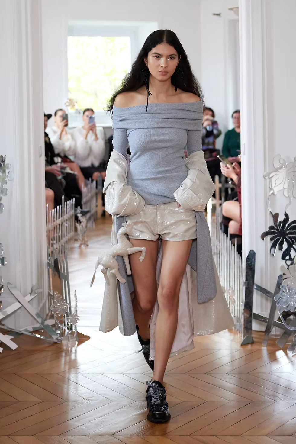 FLORENTINA LEITNER SS25 look 1